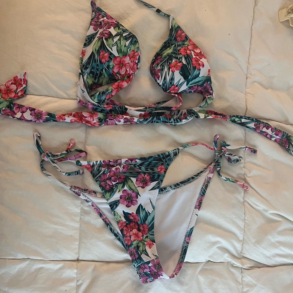 Assorted bathing suit lot- all size small-